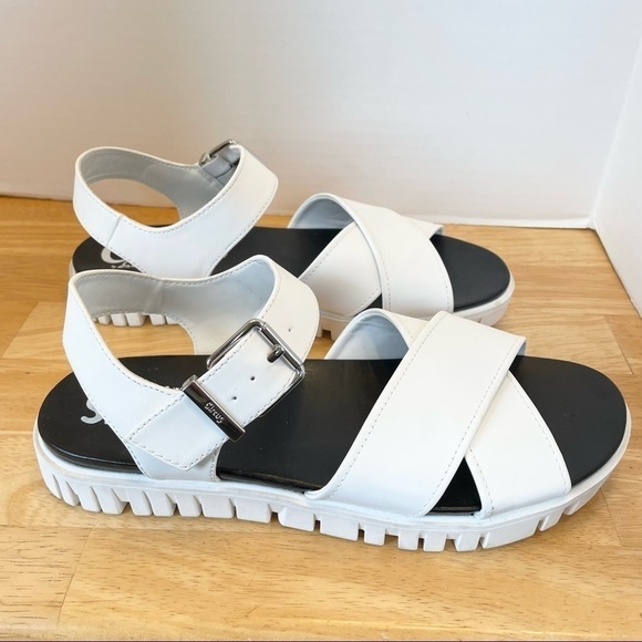 Circus by SAM EDELMAN All White Sandals - Picture 4 of 9